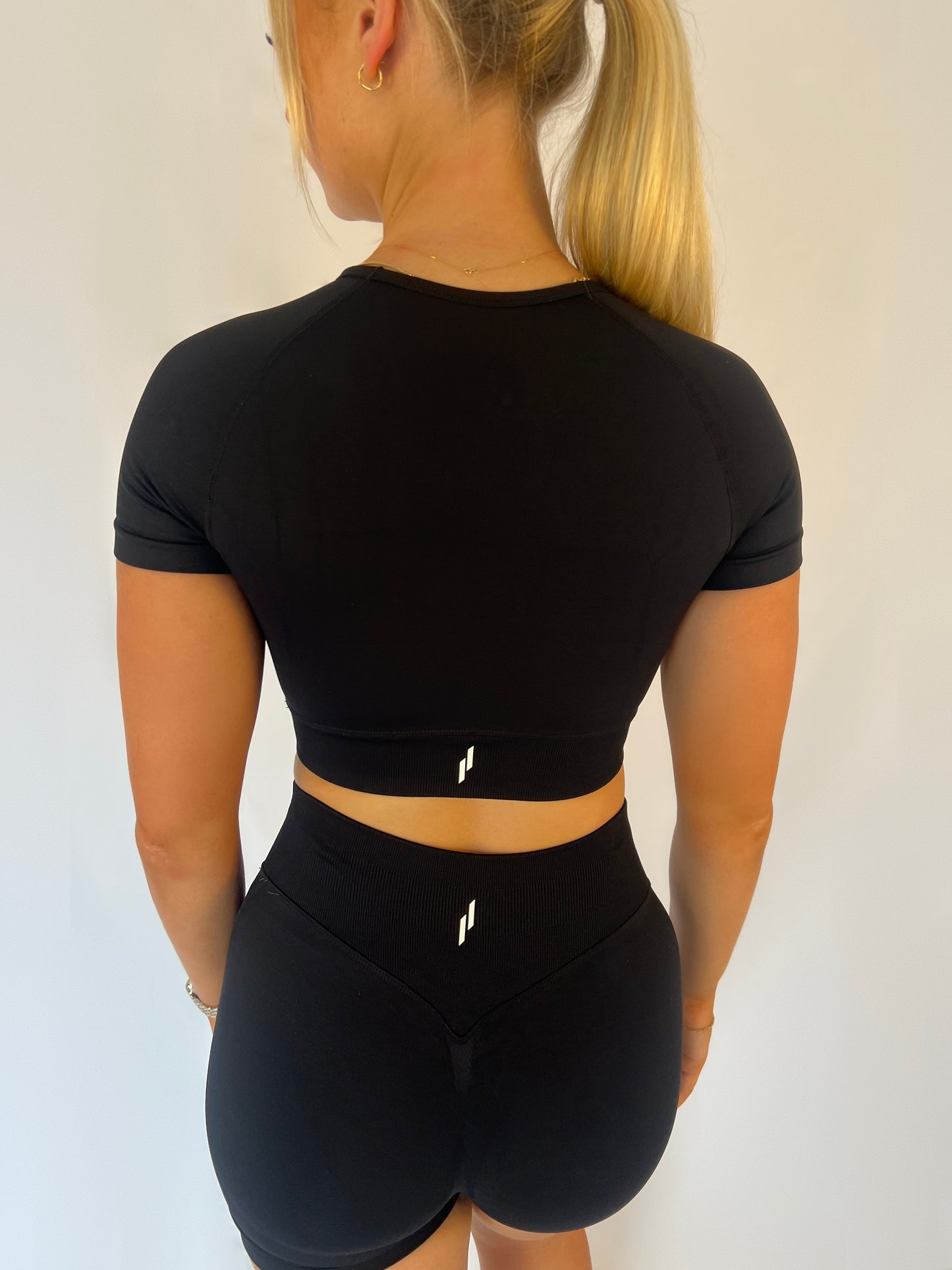 PUMP Crop Top | Onyx